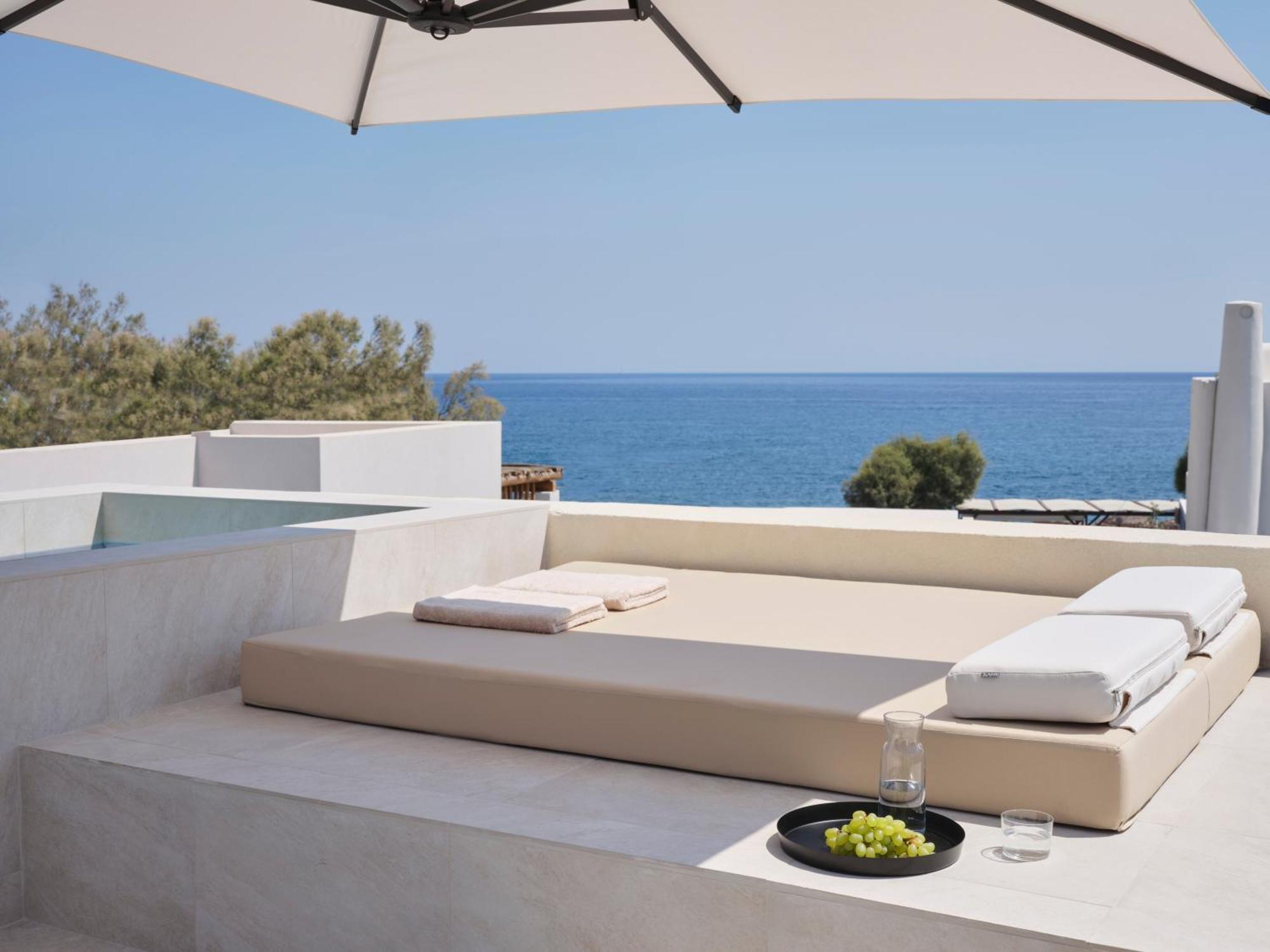Heyday Luxury Suites Perissa  Bagian luar foto