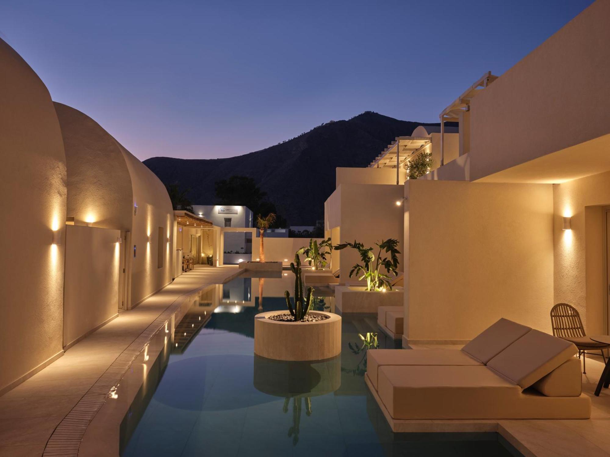 Heyday Luxury Suites Perissa  Bagian luar foto
