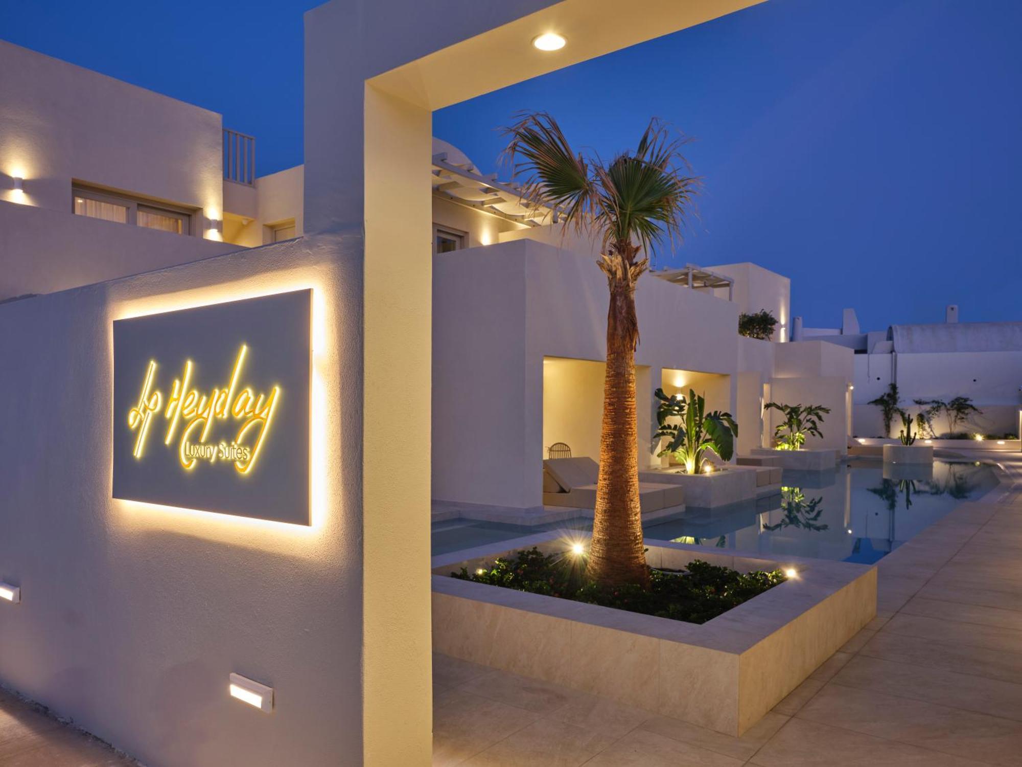 Heyday Luxury Suites Perissa  Bagian luar foto