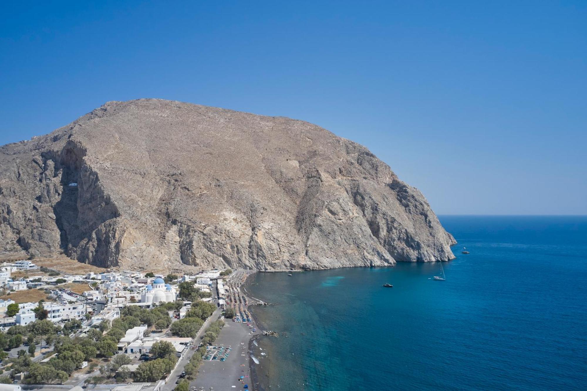 Heyday Luxury Suites Perissa  Bagian luar foto