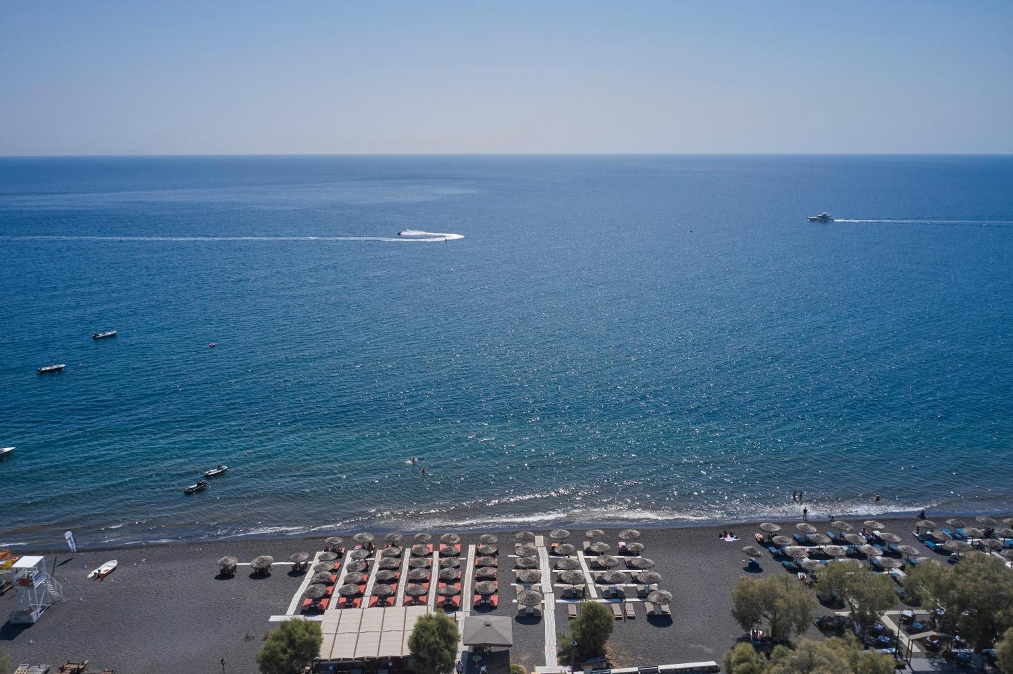 Heyday Luxury Suites Perissa  Bagian luar foto
