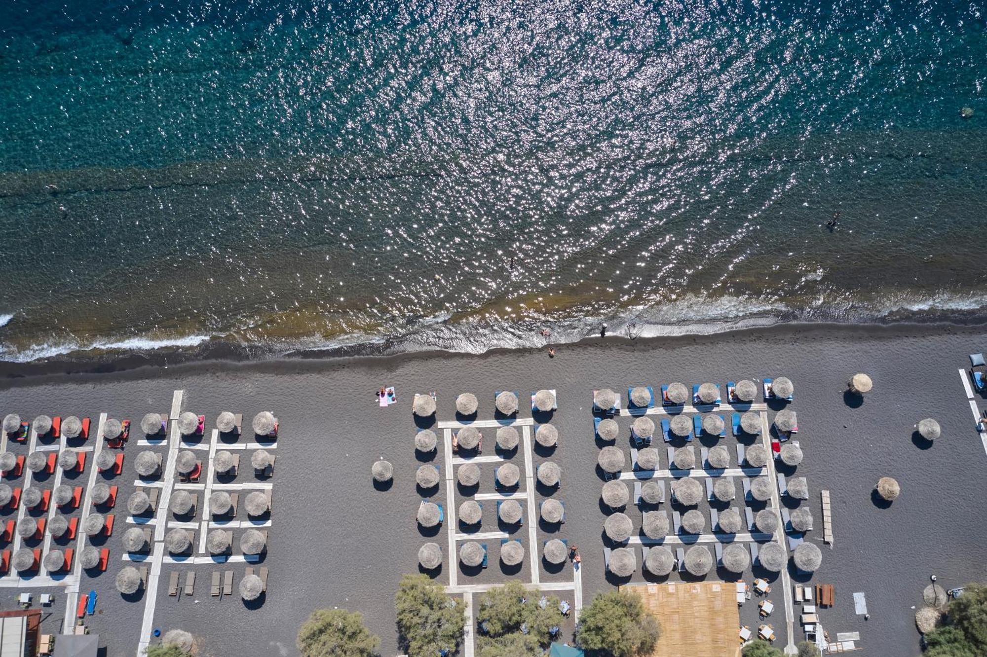 Heyday Luxury Suites Perissa  Bagian luar foto