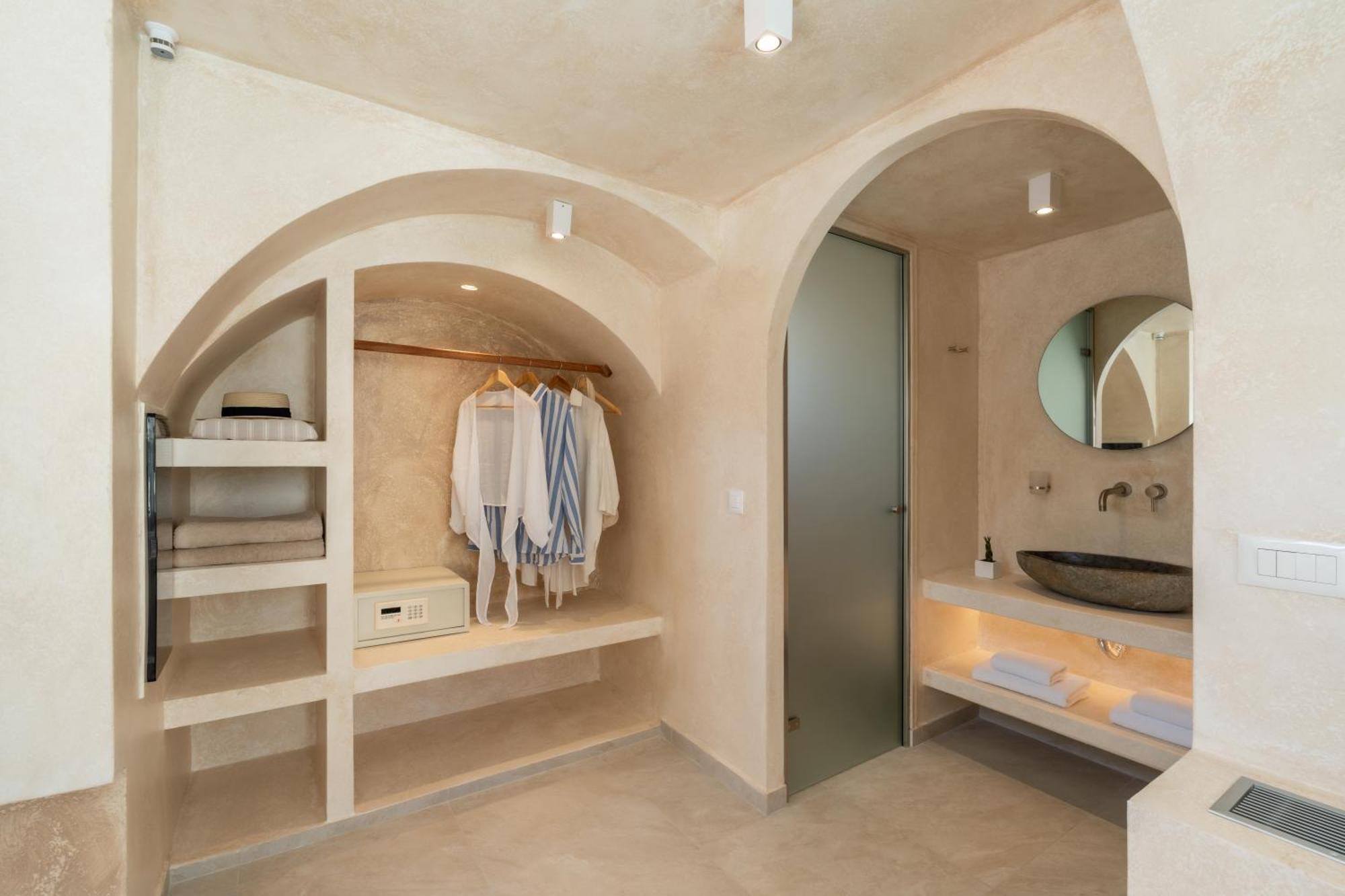 Heyday Luxury Suites Perissa  Bagian luar foto