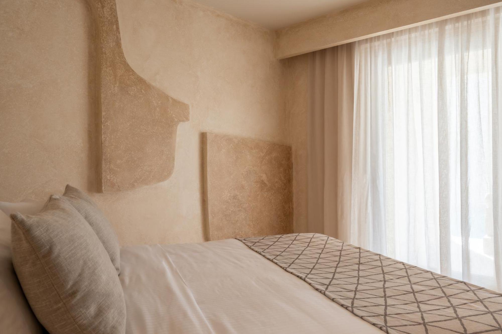 Heyday Luxury Suites Perissa  Bagian luar foto
