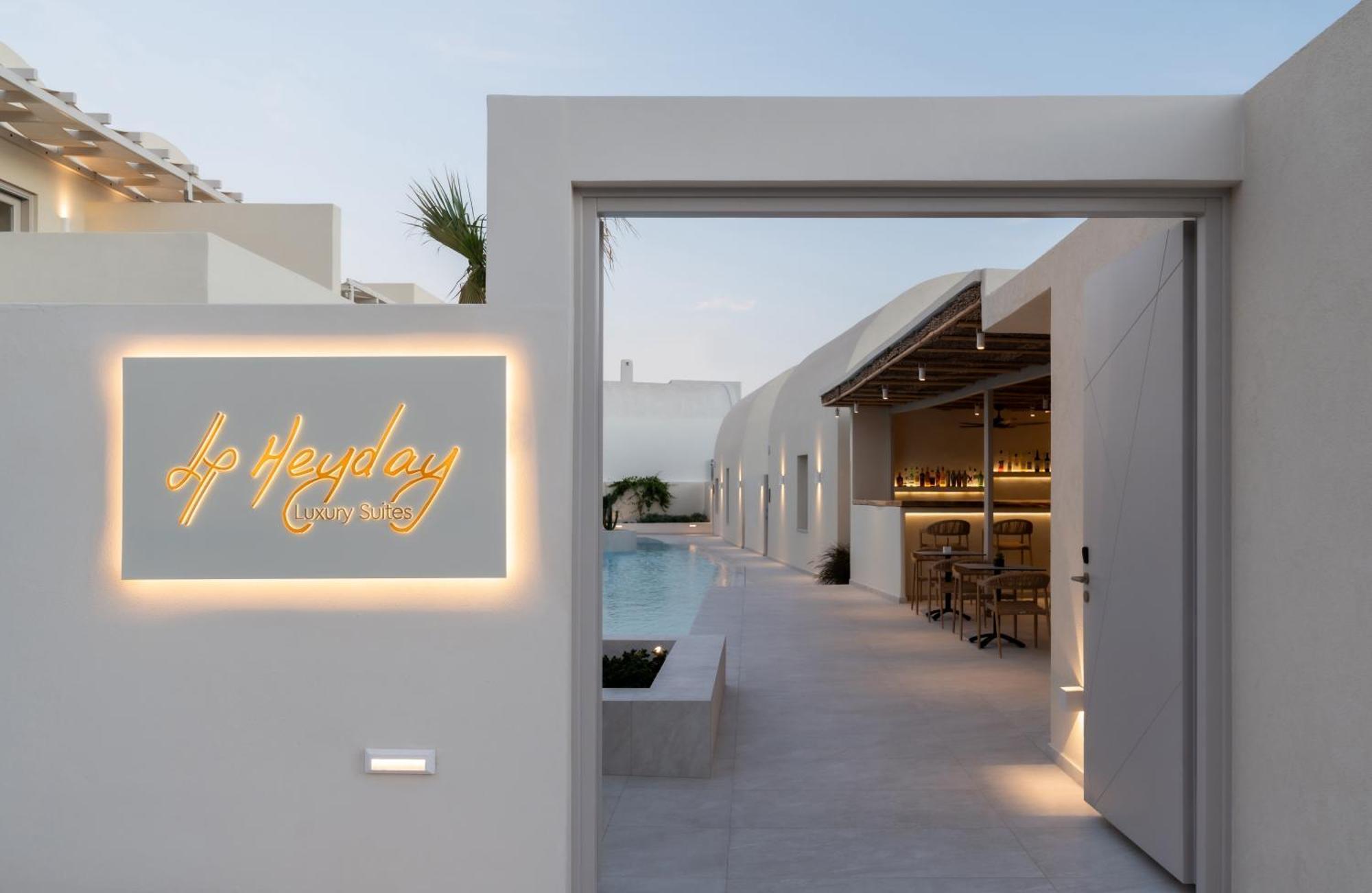 Heyday Luxury Suites Perissa  Bagian luar foto